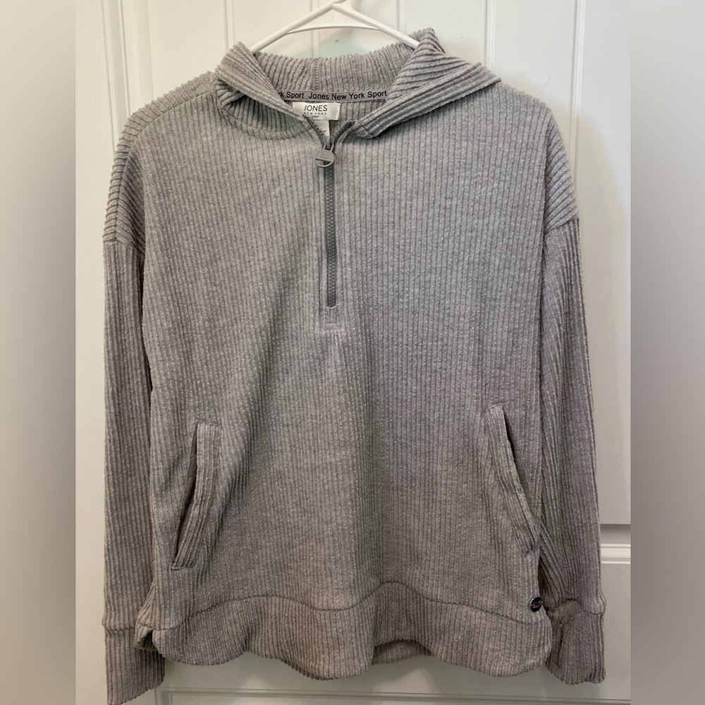 Jones New York 1/4 zip hooded sweatshirt. Size Small. Grey.